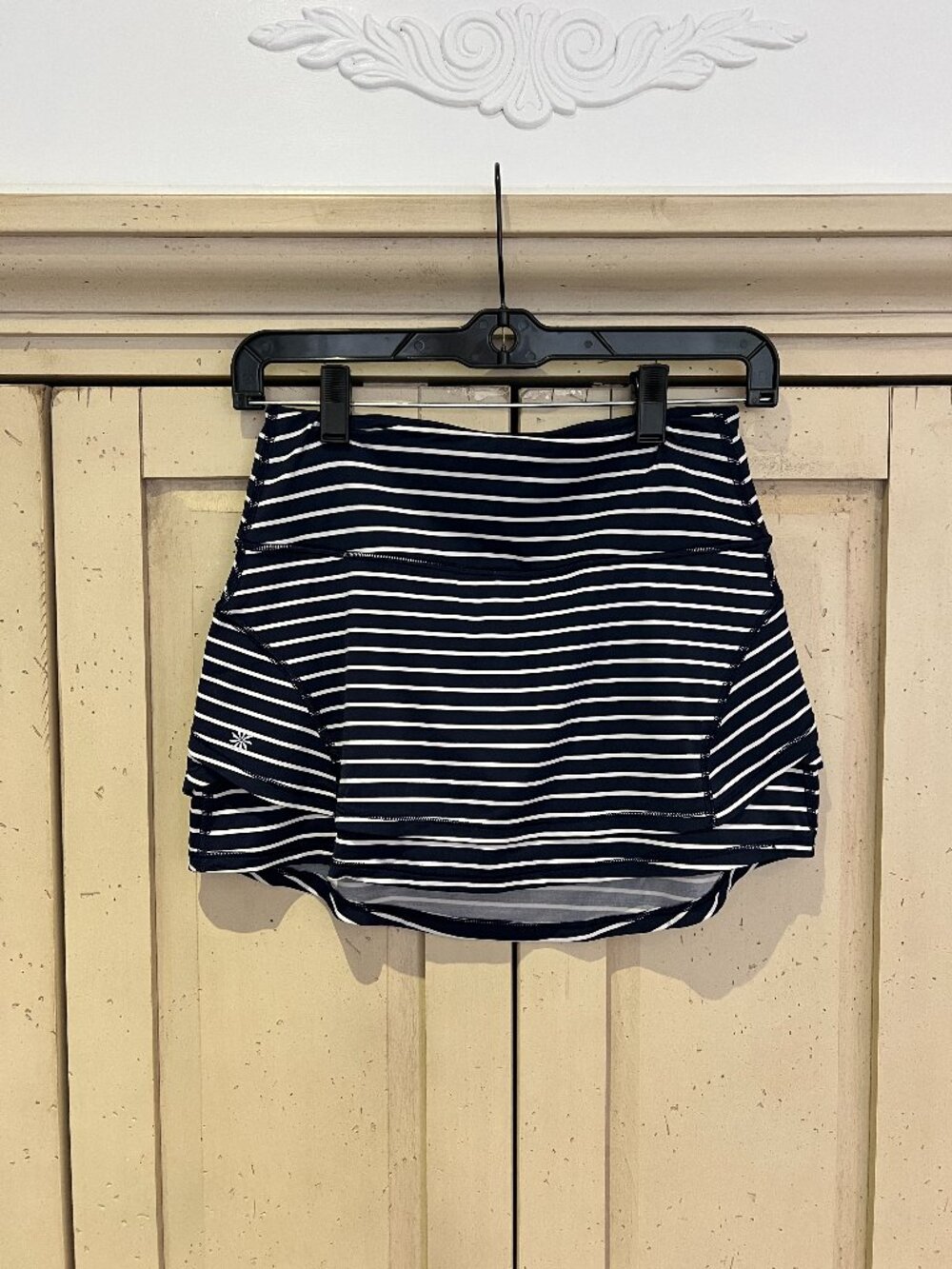 ATHLETA Striped Tennis Skort Navy White Built-In Shorts Ball Pocket XXS